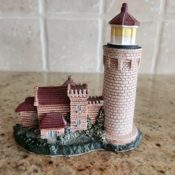 Two Michigan Spoontiques Lighthouses - Picture 3 of 13